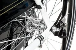 Amigo Eclypse Transportfiets 28 Inch - Omafiets Met Voordrager - Wit/Zwart -Beste Fietsen Winkel 1200x798 6