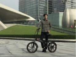 Samebike Elektrische Vouwfiet - Shimano 7 Speed Derailleur - 48V/ 10Ah Lithium Batterij - Aluminium -sportief/modern - 35km/u - Wit -Beste Fietsen Winkel 1200x911