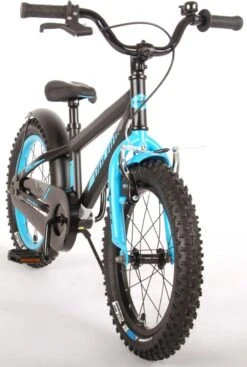 Volare Rocky Kinderfiets - 16 Inch - Zwart Blauw - 95% Afgemonteerd - Prime Collection -Beste Fietsen Winkel 808x1200